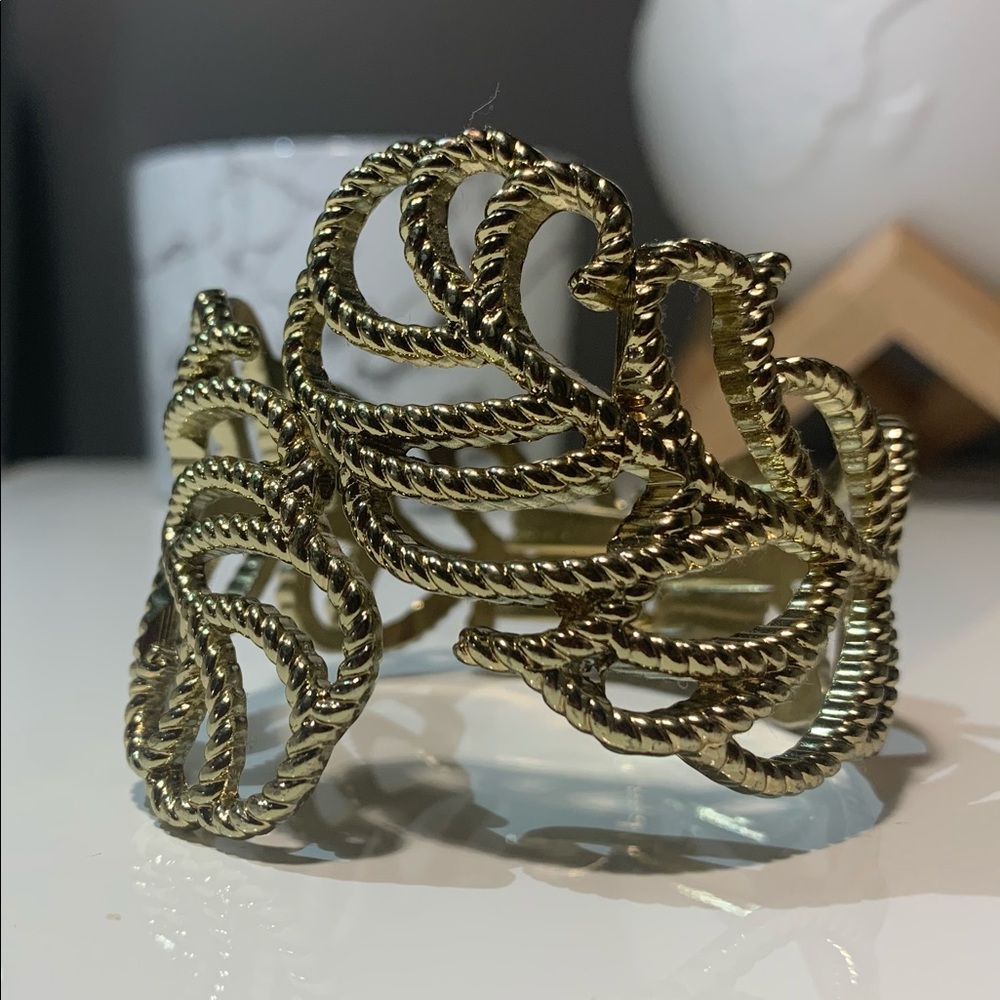 Gold accessory bracelet